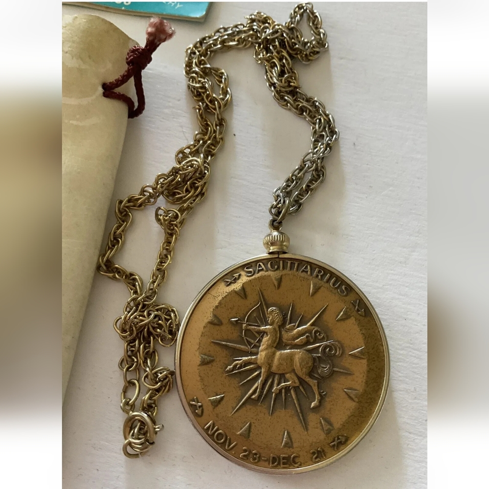 JEANE DIXON Sagittarius medallion gold tone necklace VINTAGE ESTATE JEWELRY